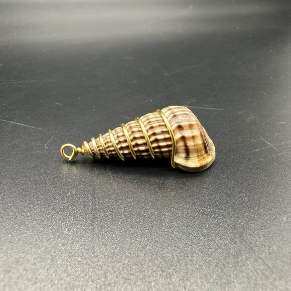 Natural Seashell Pendant Gold Toned Wire Sea Nautical Beach Summer Jewelry - Picture 5 of 7